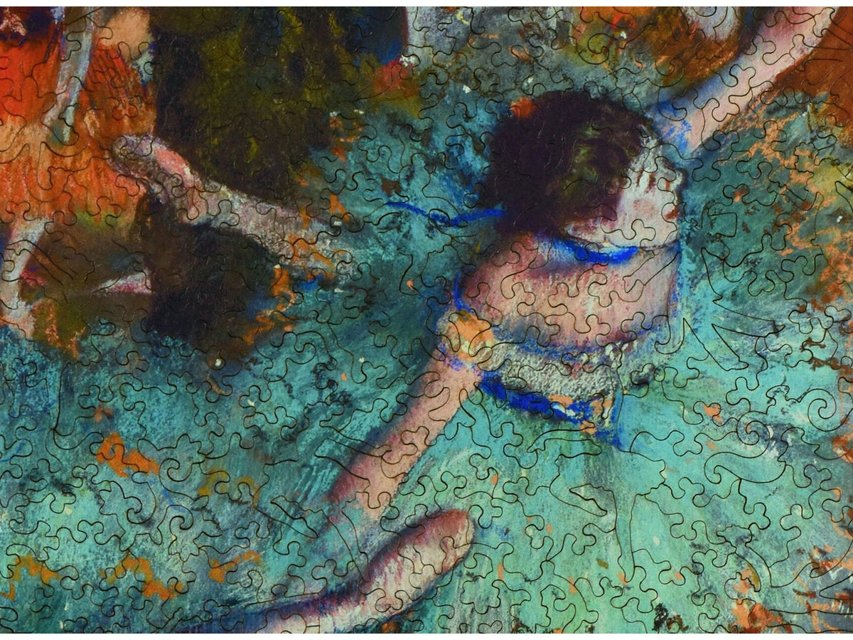 A closeup of the front of the puzzle, Green Dancer.