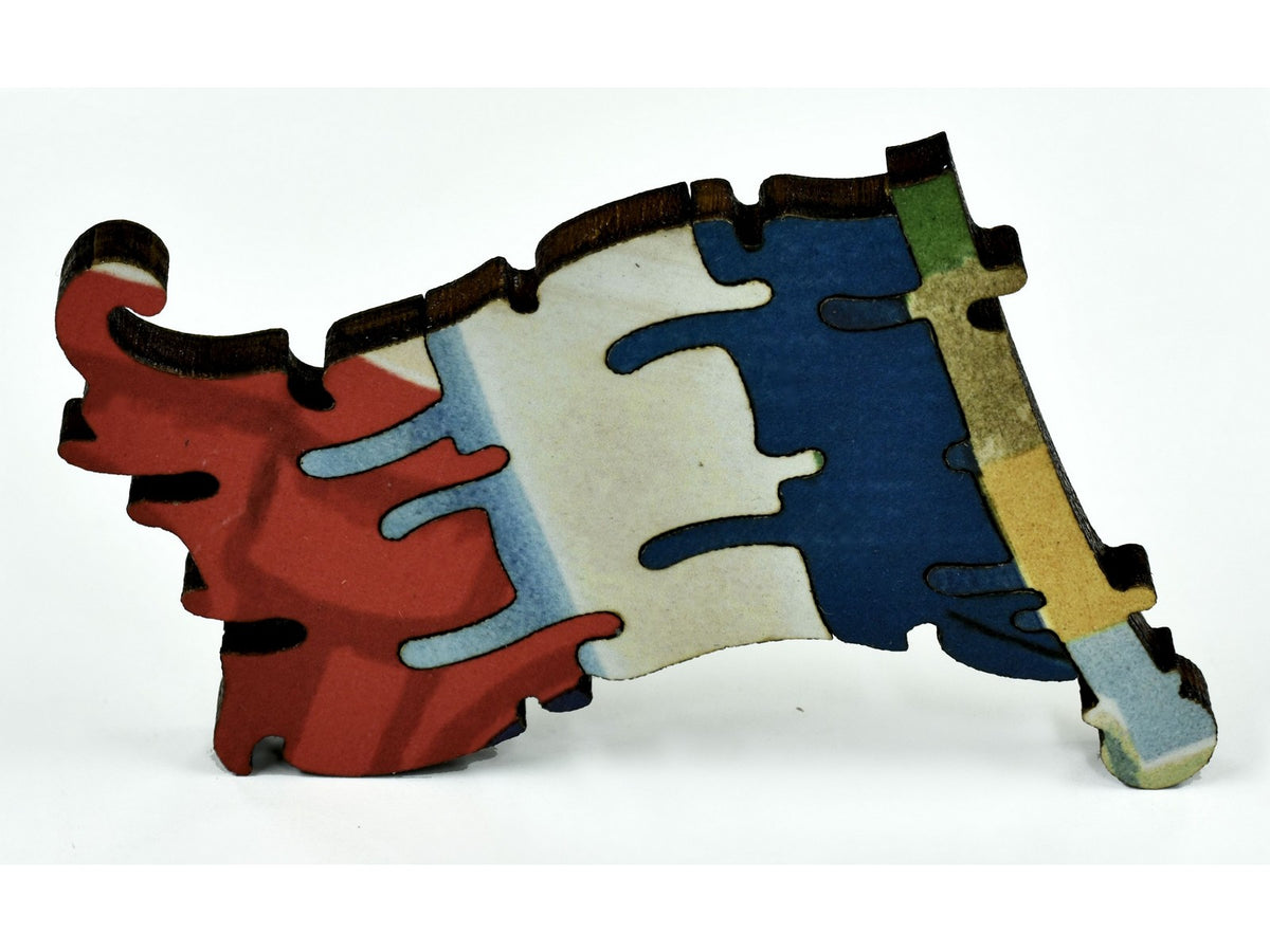 A closeup of pieces that show the French flag.